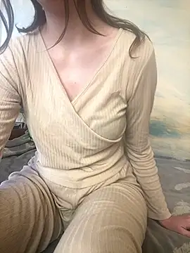 KittieCreme online show from January 12, 2026, 9:14 am