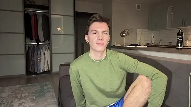 Jeremy1Scott online show from November 10, 2025, 3:38 am