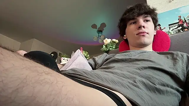 Jeremy1Scott online show from March 7, 2026, 4:42 am