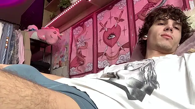Jeremy1Scott online show from April 29, 2026, 4:16 am