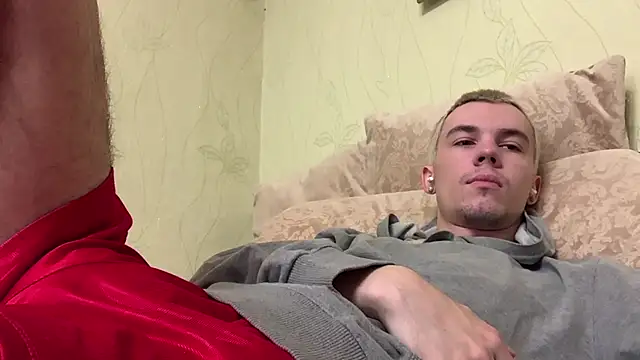 Jeremy1Scott online show from July 10, 2026, 5:12 am