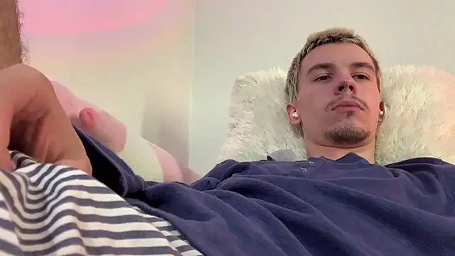 Jeremy1Scott online show from August 6, 2026, 8:16 am