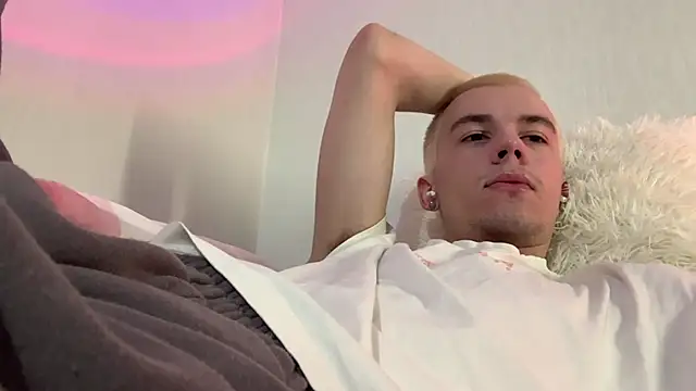 Jeremy1Scott online show from August 9, 2026, 7:57 am