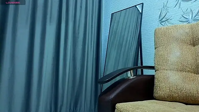 MissPompadure online show from December 21, 2025, 12:01 pm