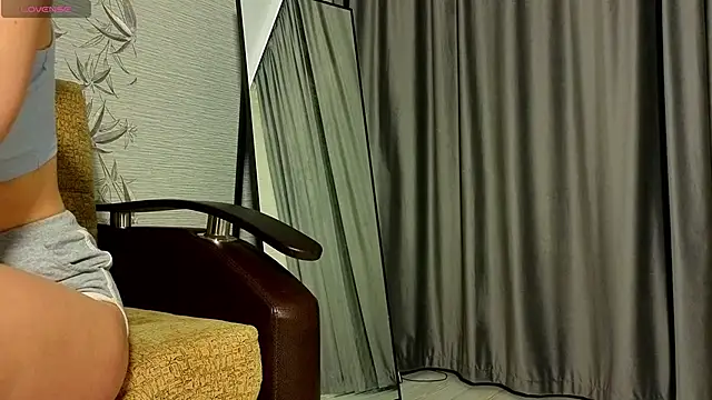 MissPompadure online show from January 19, 2026, 1:53 am