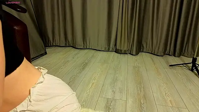 MissPompadure online show from February 11, 2026, 8:25 pm