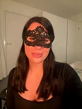 mamimamacitaaa online show from October 31, 2025, 7:04 pm