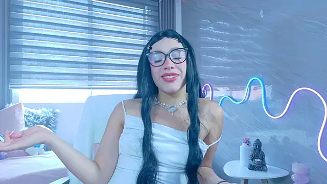 Naaomi cute online show from October 27, 2025, 7:40 pm