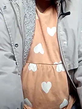 Linh-xxx online show from March 17, 2026, 2:49 am