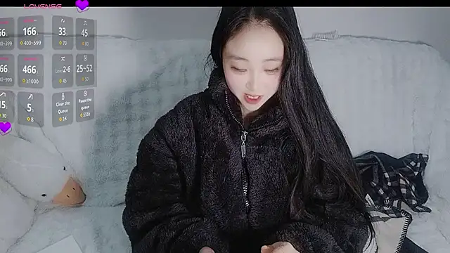 Snapshot of hyp0crite chatting on February 2, 2026, 4:11 am hyp0crite online show from February 2, 2026, 4:11 am