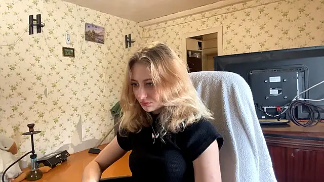 AmeliLia online show from March 3, 2026, 11:27 am