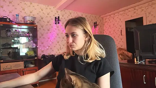 AmeliLia online show from March 13, 2026, 2:23 pm