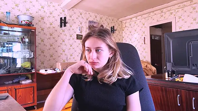 AmeliLia online show from March 15, 2026, 9:37 am