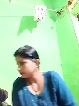 Karishma cute online show from November 16, 2025, 12:33 pm