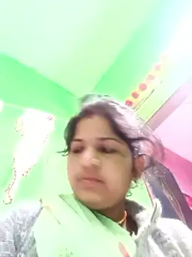 Karishma cute online show from January 19, 2026, 2:37 am