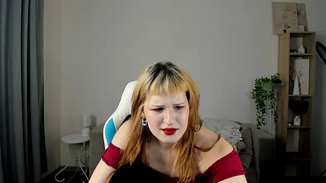 Snapshot of Nova_Grave chatting on October 15, 2025, 11:32 am Nova Grave online show from October 15, 2025, 11:32 am
