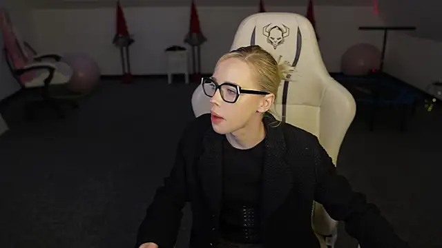 Jessica start online show from December 15, 2025, 11:14 am