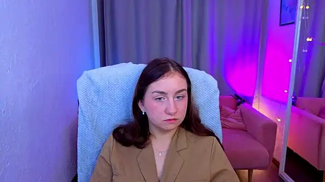 Snapshot of Kattrin_Golden chatting on October 13, 2025, 9:37 pm Kattrin Golden online show from October 13, 2025, 9:37 pm
