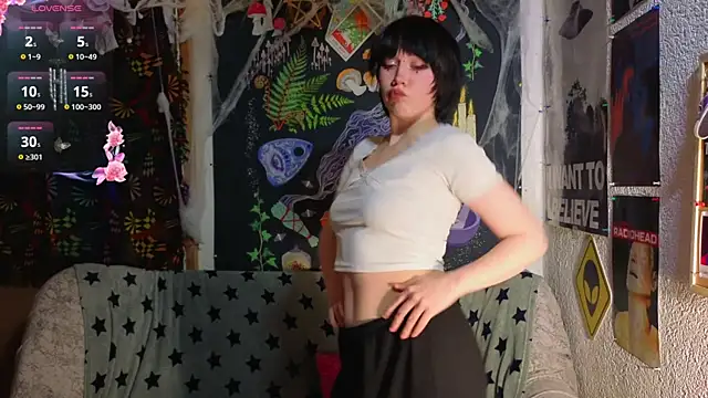 ReincarnatedAngel online show from December 17, 2025, 8:37 pm