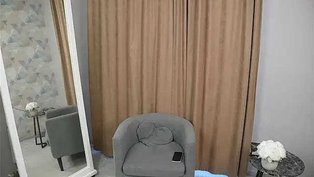 Snapshot of MargyUong chatting on October 14, 2025, 3:40 am MargyUong online show from October 14, 2025, 3:40 am