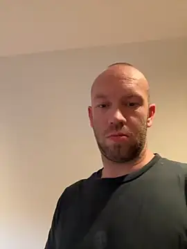 Snapshot of Missleil chatting on October 31, 2025, 3:35 pm Missleil online show from October 31, 2025, 3:35 pm