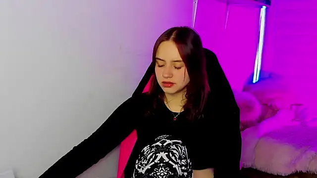 Emily Lindey online show from December 20, 2025, 4:41 am