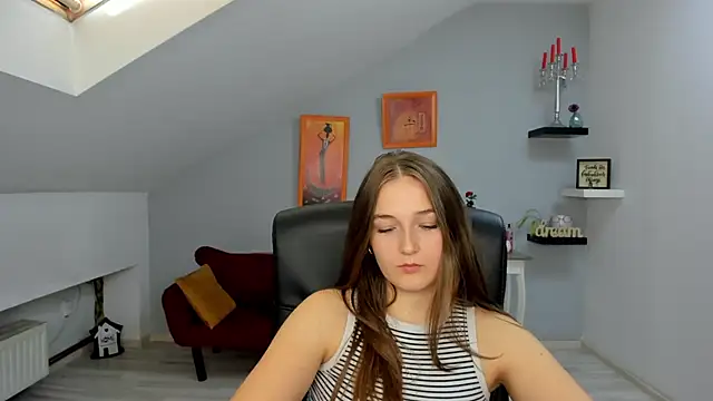 AnneWilsonn online show from October 21, 2025, 10:49 am