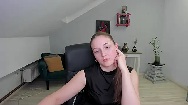 AnneWilsonn online show from December 16, 2025, 8:58 pm