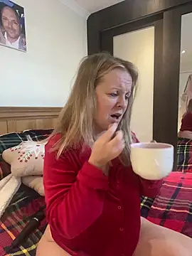 madamlillyrose online show from January 16, 2026, 9:13 am