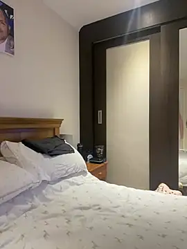 madamlillyrose online show from February 10, 2026, 8:40 am