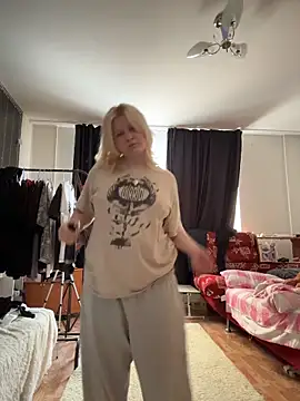 BonnyeBoom online show from March 10, 2026, 12:10 pm