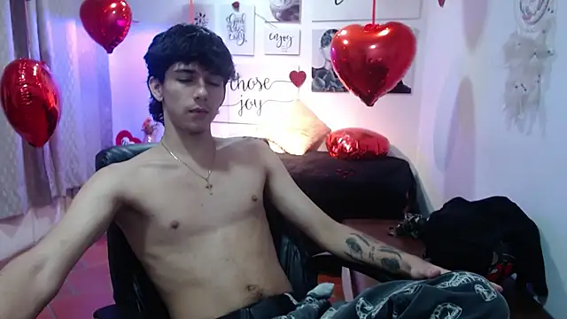 Snapshot of AmethystShadow17 chatting on February 16, 2026, 8:16 pm AmethystShadow17 online show from February 16, 2026, 8:16 pm