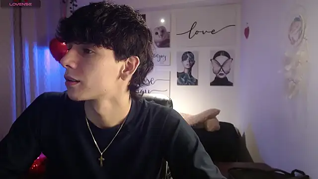 Snapshot of AmethystShadow17 chatting on February 20, 2026, 8:31 pm AmethystShadow17 online show from February 20, 2026, 8:31 pm