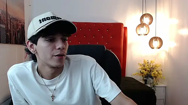 Snapshot of AmethystShadow17 chatting on February 25, 2026, 3:38 am AmethystShadow17 online show from February 25, 2026, 3:38 am