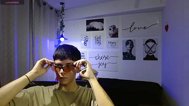 Snapshot of AmethystShadow17 chatting on March 9, 2026, 7:40 pm AmethystShadow17 online show from March 9, 2026, 7:40 pm