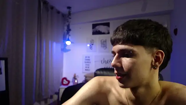 Snapshot of AmethystShadow17 chatting on March 10, 2026, 8:14 pm AmethystShadow17 online show from March 10, 2026, 8:14 pm