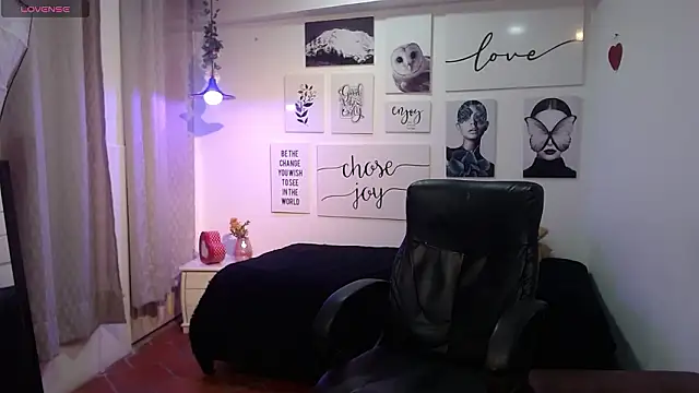 Snapshot of AmethystShadow17 chatting on March 21, 2026, 8:56 pm AmethystShadow17 online show from March 21, 2026, 8:56 pm