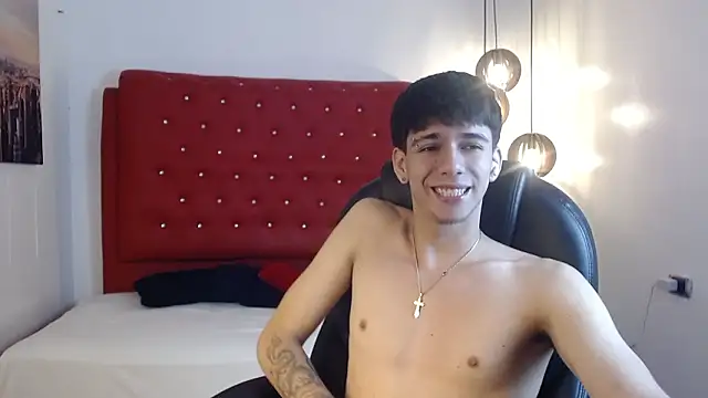 Snapshot of AmethystShadow17 chatting on March 24, 2026, 8:47 pm AmethystShadow17 online show from March 24, 2026, 8:47 pm