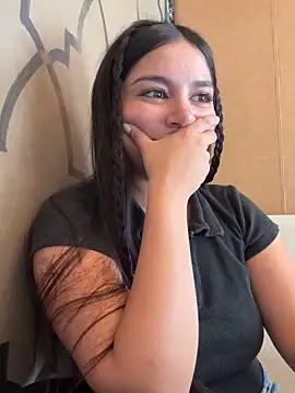 GODDESS zyrene online show from November 18, 2025, 7:40 pm