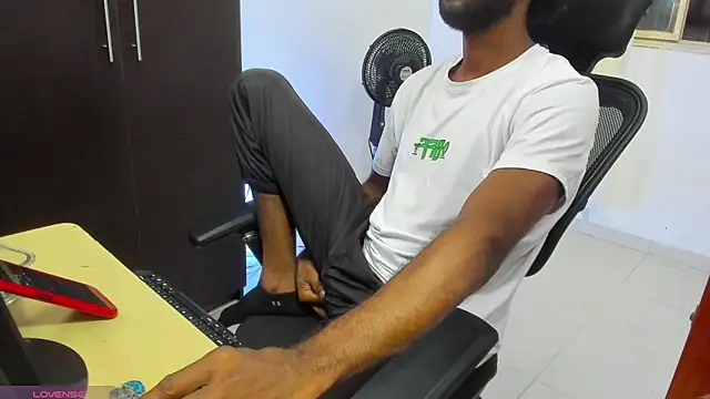 BenhtenBlack25 online show from January 15, 2026, 10:24 pm