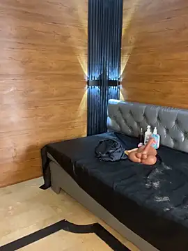 Yvonny27 online show from March 12, 2026, 10:27 pm