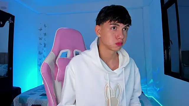 Axel Cody  online show from March 5, 2026, 11:28 am