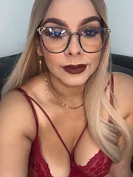 Snapshot of BBWCami_ chatting on October 18, 2025, 2:36 am BBWCami online show from October 18, 2025, 2:36 am