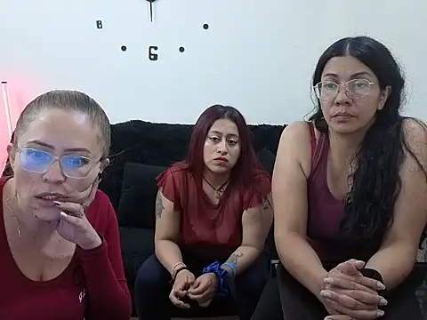 lesb milf online show from May 8, 2026, 8:14 pm