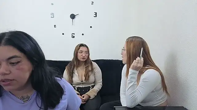 lesb milf online show from May 10, 2026, 12:10 pm