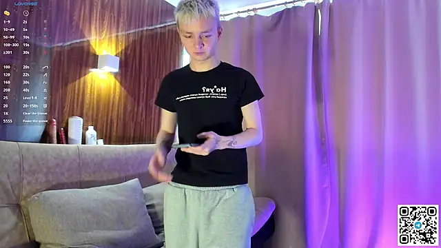 Snapshot of Logan_mett chatting on March 15, 2026, 12:55 pm Logan mett online show from March 15, 2026, 12:55 pm