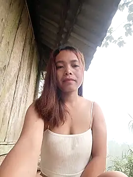 Nguyet2k4 online show from May 8, 2026, 11:21 pm
