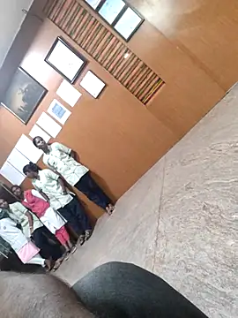 Vickyins480000 online show from November 24, 2025, 2:06 pm