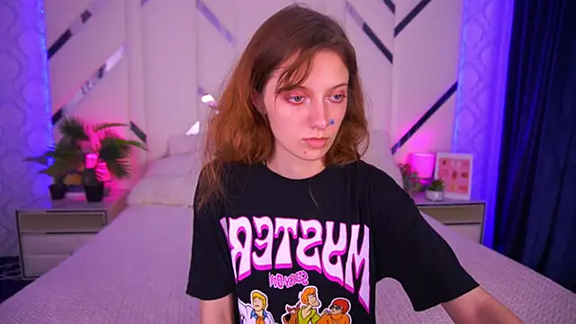 CuteeFoxy online show from November 11, 2025, 2:28 pm