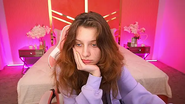 CuteeFoxy online show from December 20, 2025, 2:35 pm